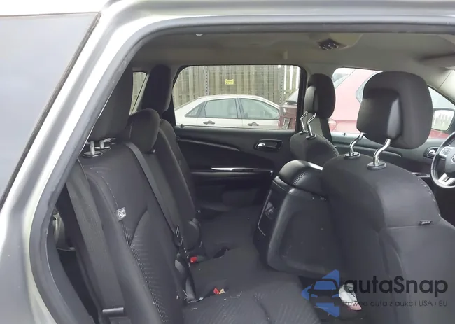 3C4PDCABXHT561955: 43956703