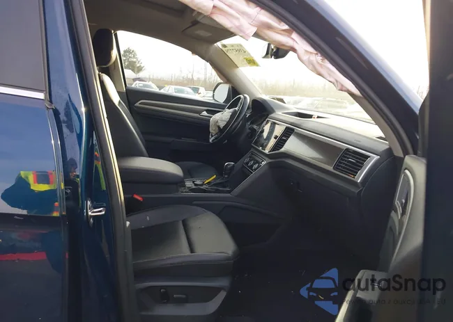 1V2MR2CA5JC558478: 43957779