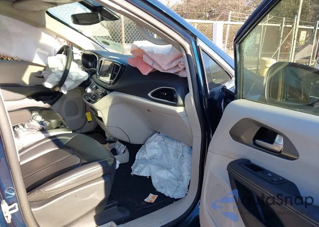 2C4RC1L77PR630840: 43957844