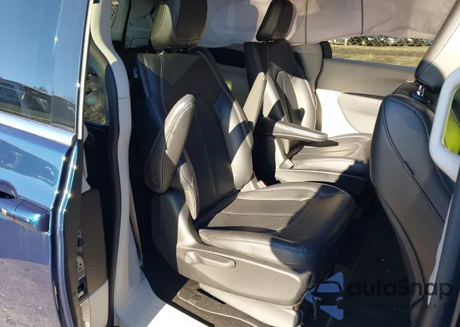 2C4RC1L77PR630840: 43957844