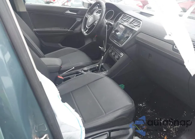 3VV2B7AX8LM041163: 43957873