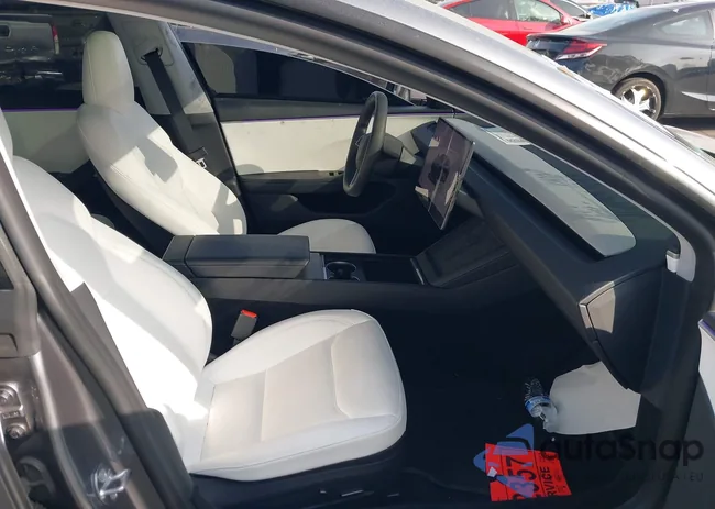 5YJ3E1EAXSF025000: 43957891