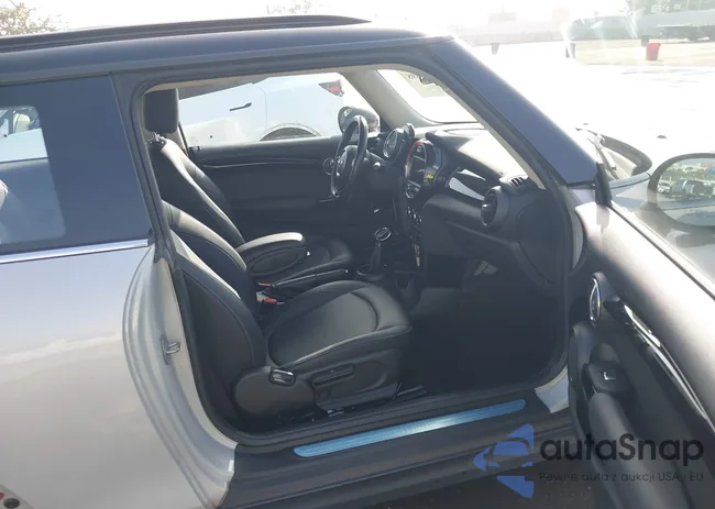 WMWXP5C5XK2H30083: 43957898