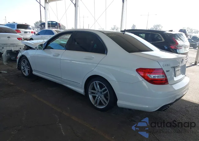 WDDGF4HB4DA853422: 43957940