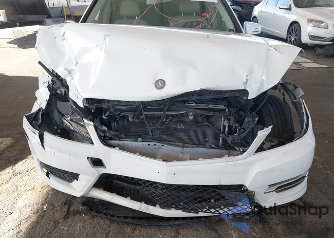 WDDGF4HB4DA853422: 43957940