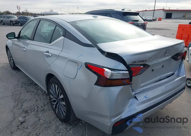 1N4BL4DV2RN327731: 43958003