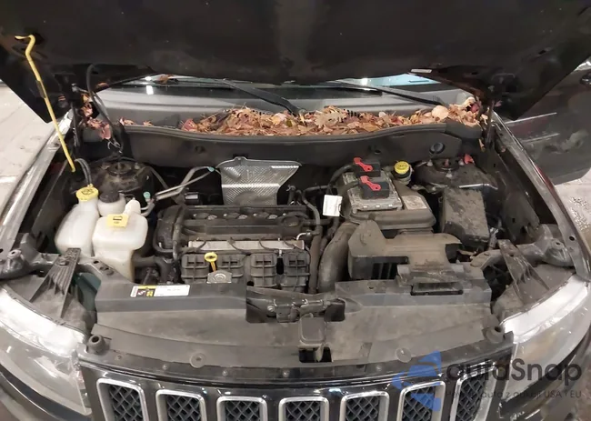 1C4NJCBA0HD124154: 43958022