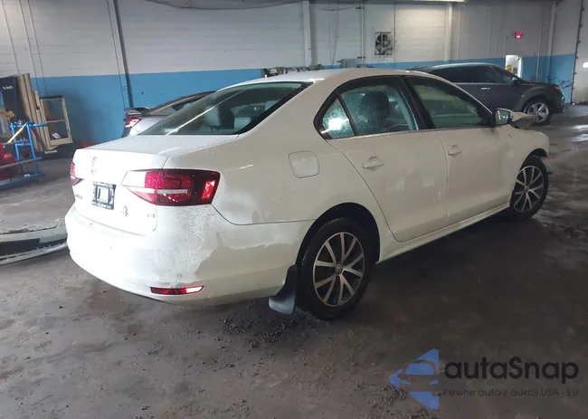 3VWDB7AJ2HM205207: 43958090