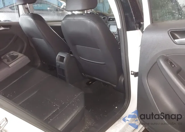 3VWDB7AJ2HM205207: 43958090