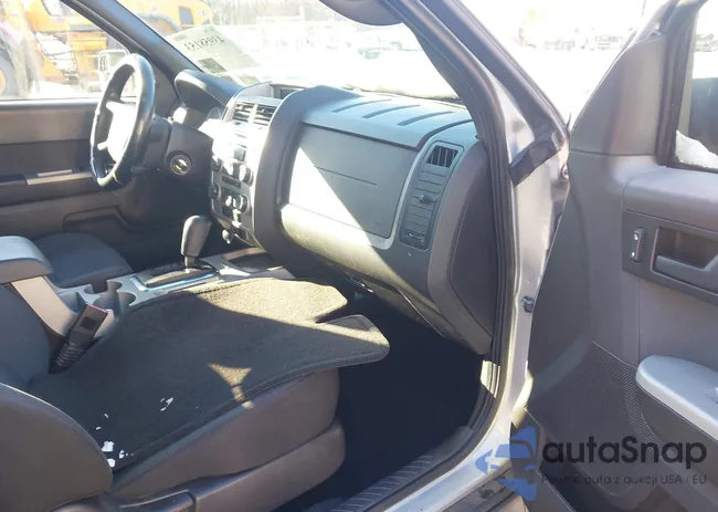 1FMCU9D73BKB50619: 43958153