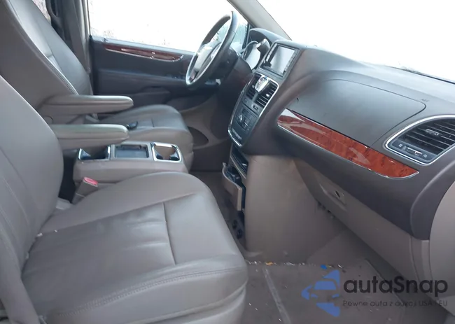 2C4RC1BG4FR621111: 43958228