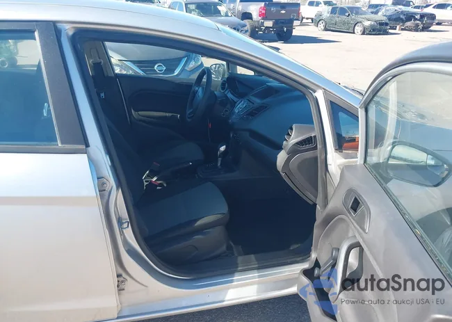 3FADP4AJ2GM108144: 43957402