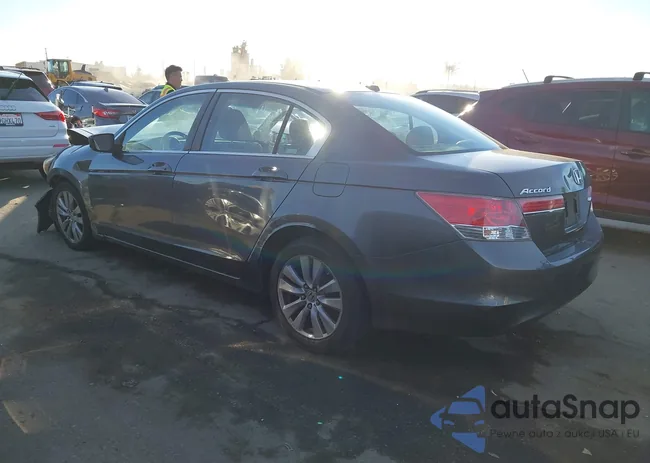 1HGCP2F84BA033275: 43957536