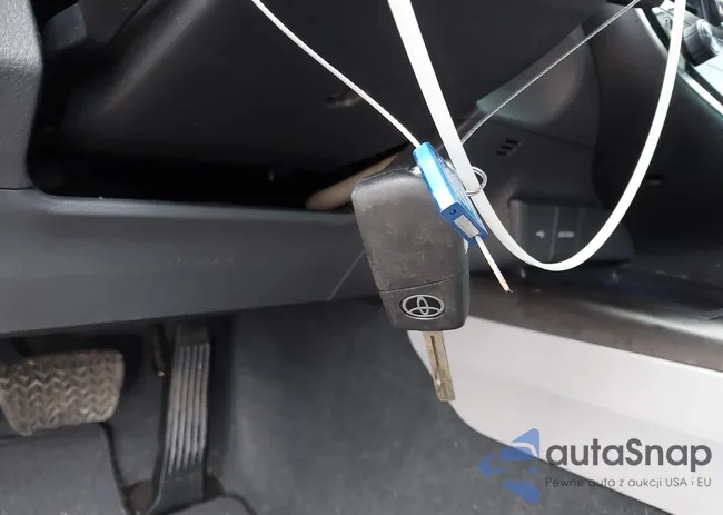 4T1C11AK5PU107043: 43957558