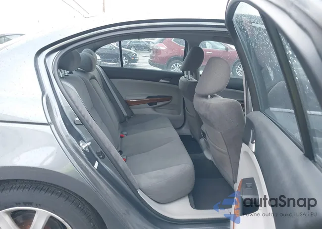 1HGCP2F73CA192037: 43957690