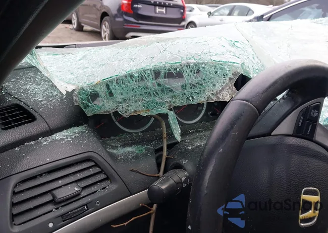 1HGCP36878A083828: 43958904