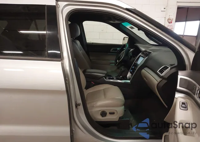 1FM5K7D96FGA14272: 43960140