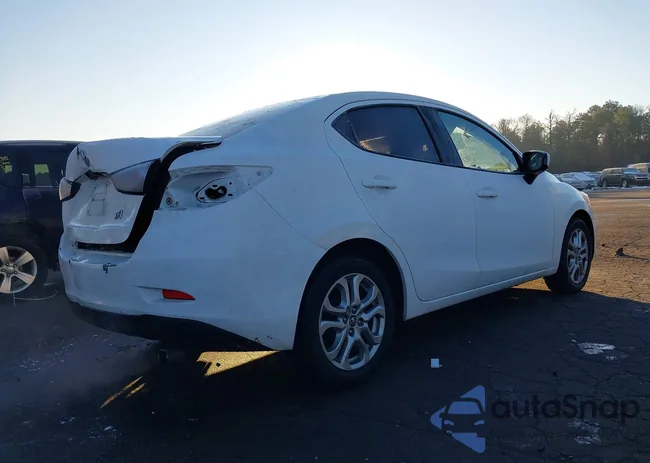 3MYDLBYV4HY153469: 43960173