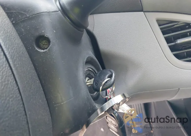 KMHDH6AE1DU000526: 43960328