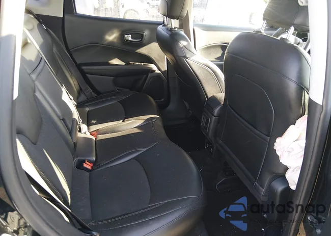 3C4NJDBB2KT760929: 43959396