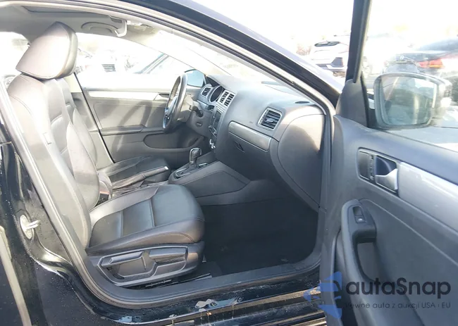 3VWDB7AJ0HM227027: 43959635