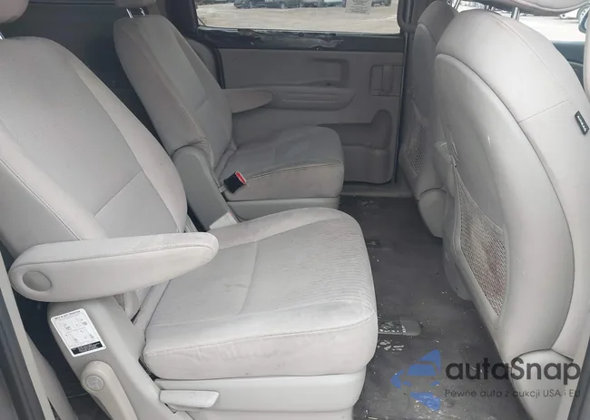 KNDMB5C17G6175267: 43960746