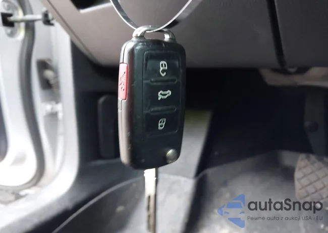 WVGRV7AX8HW506421: 43960765