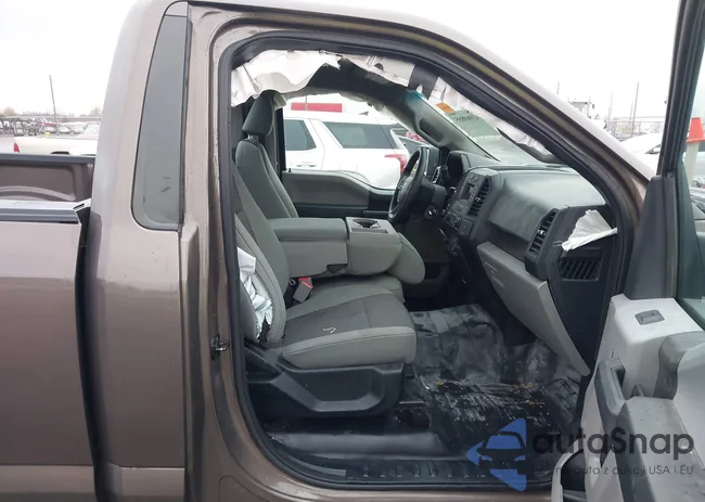 1FTMF1CF8GKF08284: 43960855