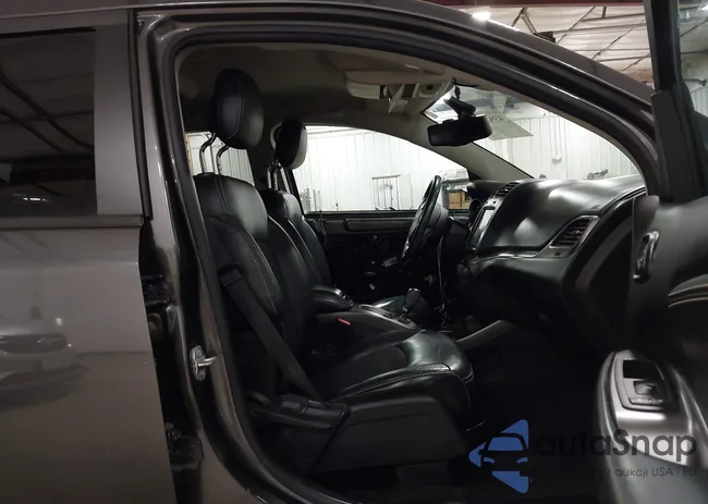 3C4PDDGG1GT220855: 43960933