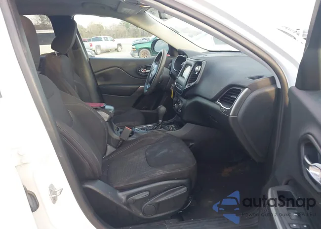 1C4PJLCB5KD178489: 43960951