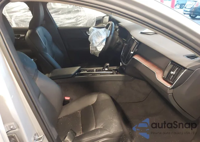 7JRL12TL6RG317749: 43960981