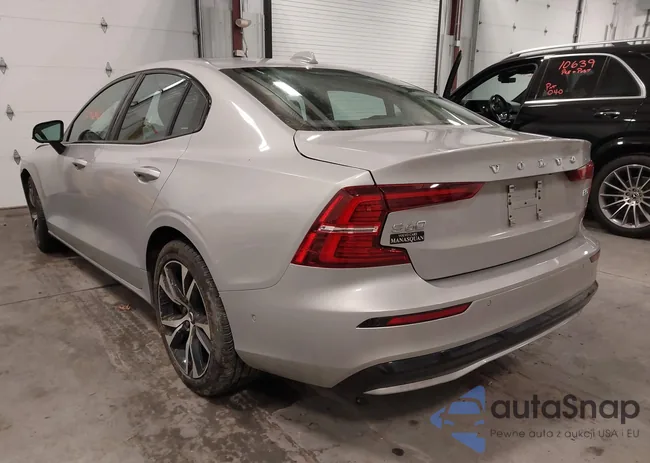 7JRL12TL6RG317749: 43960981