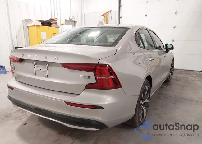 7JRL12TL6RG317749: 43960981