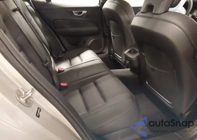 7JRL12TL6RG317749: 43960981