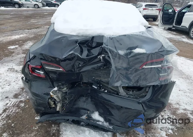 5YJ3E1EA9JF025522: 43961021