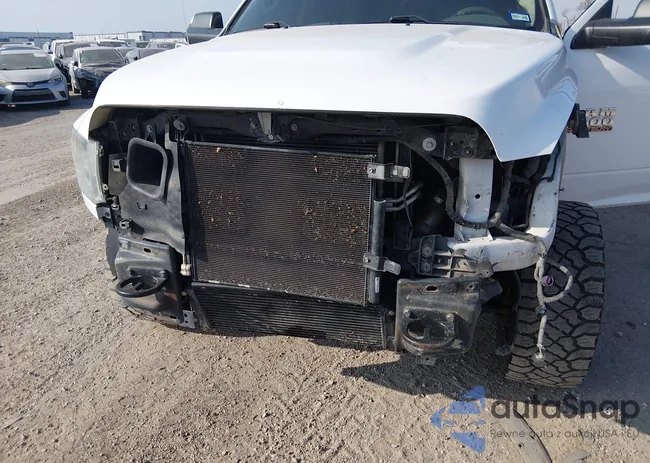 3C6UR5CL5JG348262: 43961063