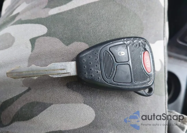 1C4NJDBB9GD557095: 43961285