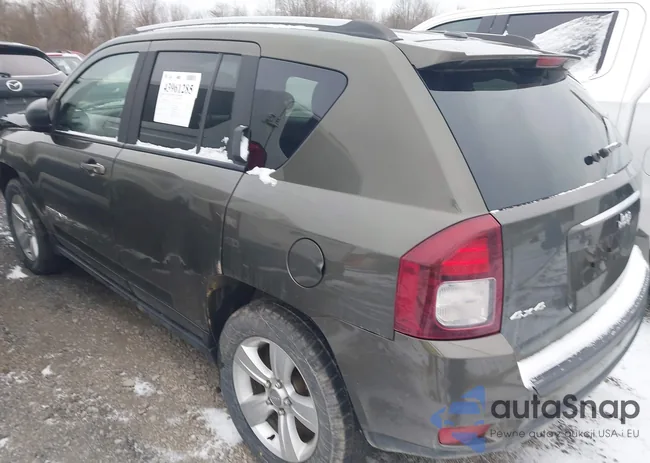 1C4NJDBB9GD557095: 43961285