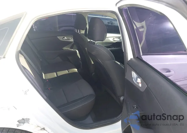 3KPF24AD0PE508659: 43961312