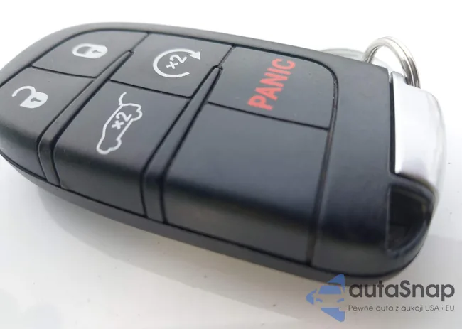 1C4RJFBGXJC435819: 43960389