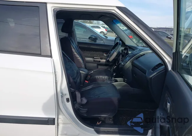 KNDJT2A68D7482370: 43960562