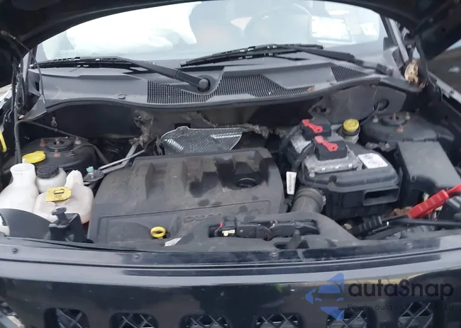 1C4NJRCB8ED728900: 43960630