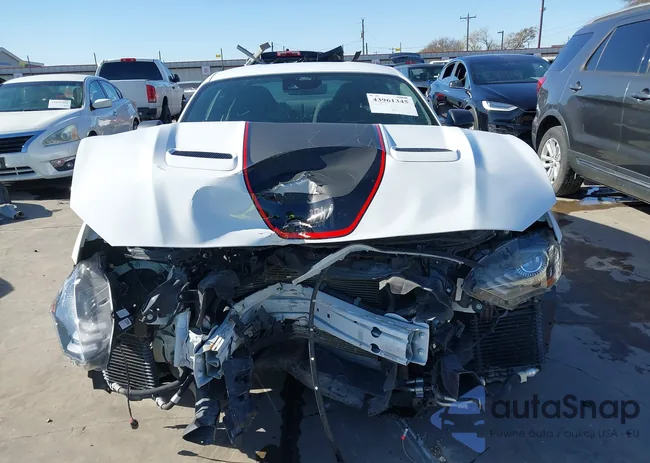 1FA6P8R0XM5555043: 43961345