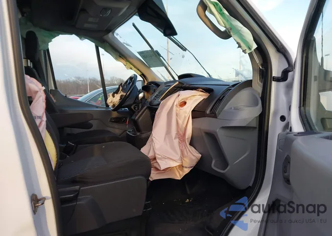 1FTYR2CG1HKA36048: 43961348