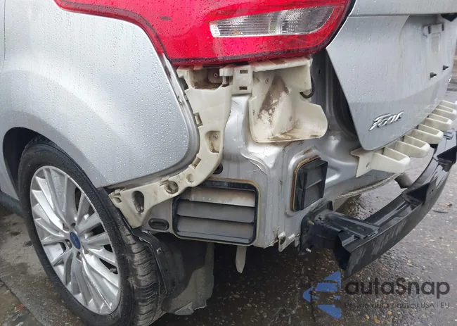 1FADP3N22HL272591: 43961440