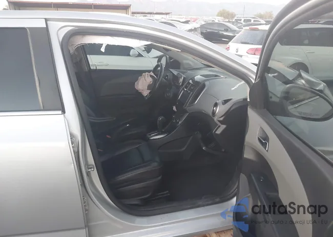 1G1JE5SB3G4137687: 43962810