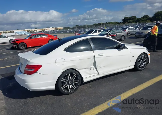 WDDGJ4HB7DG034156: 43963172