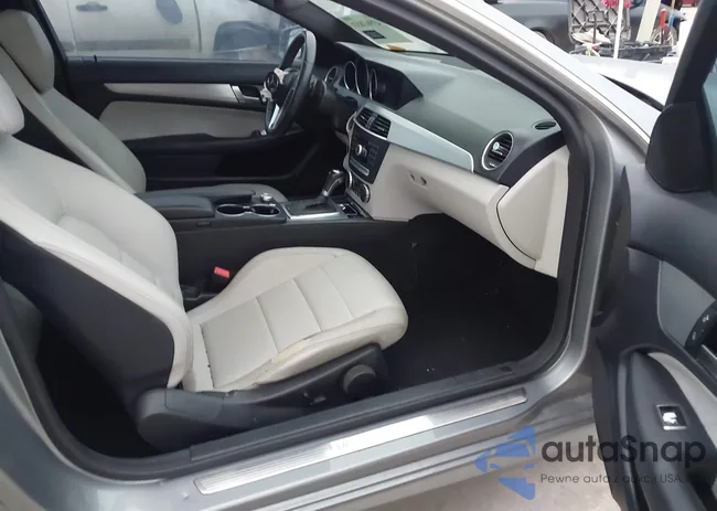 WDDGJ4HB8DF976187: 43963853