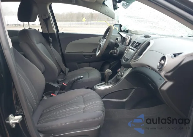 1G1JC5SB6E4235518: 43963868