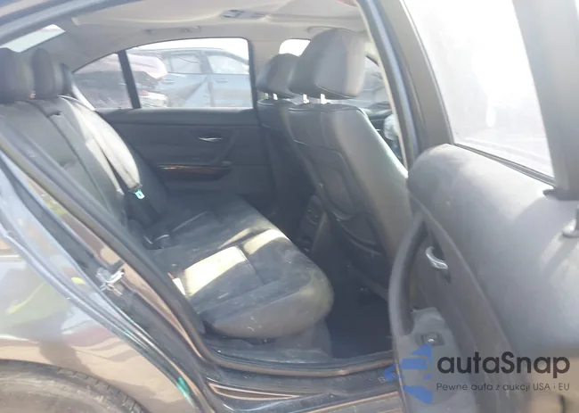 WBAVD13516KV14229: 43964108